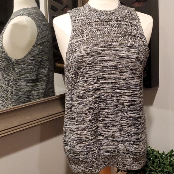 GAP Tops - GAP knit mock tank